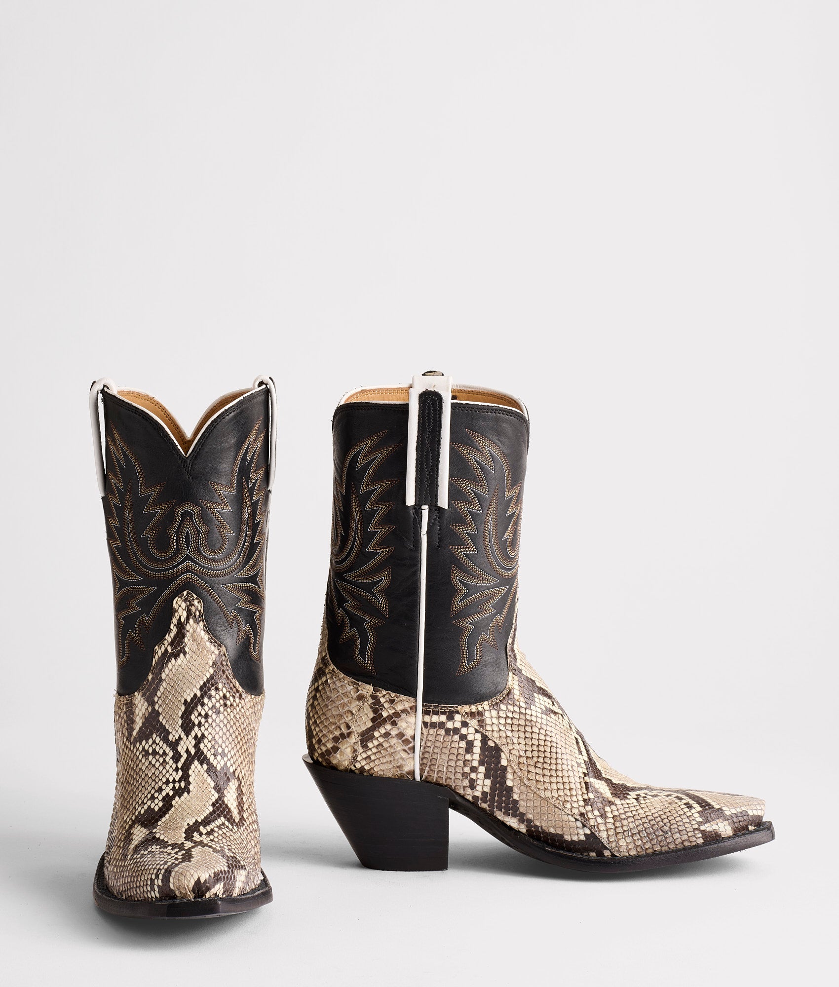 Dale Exotic :: Black/White + Black - Image 2