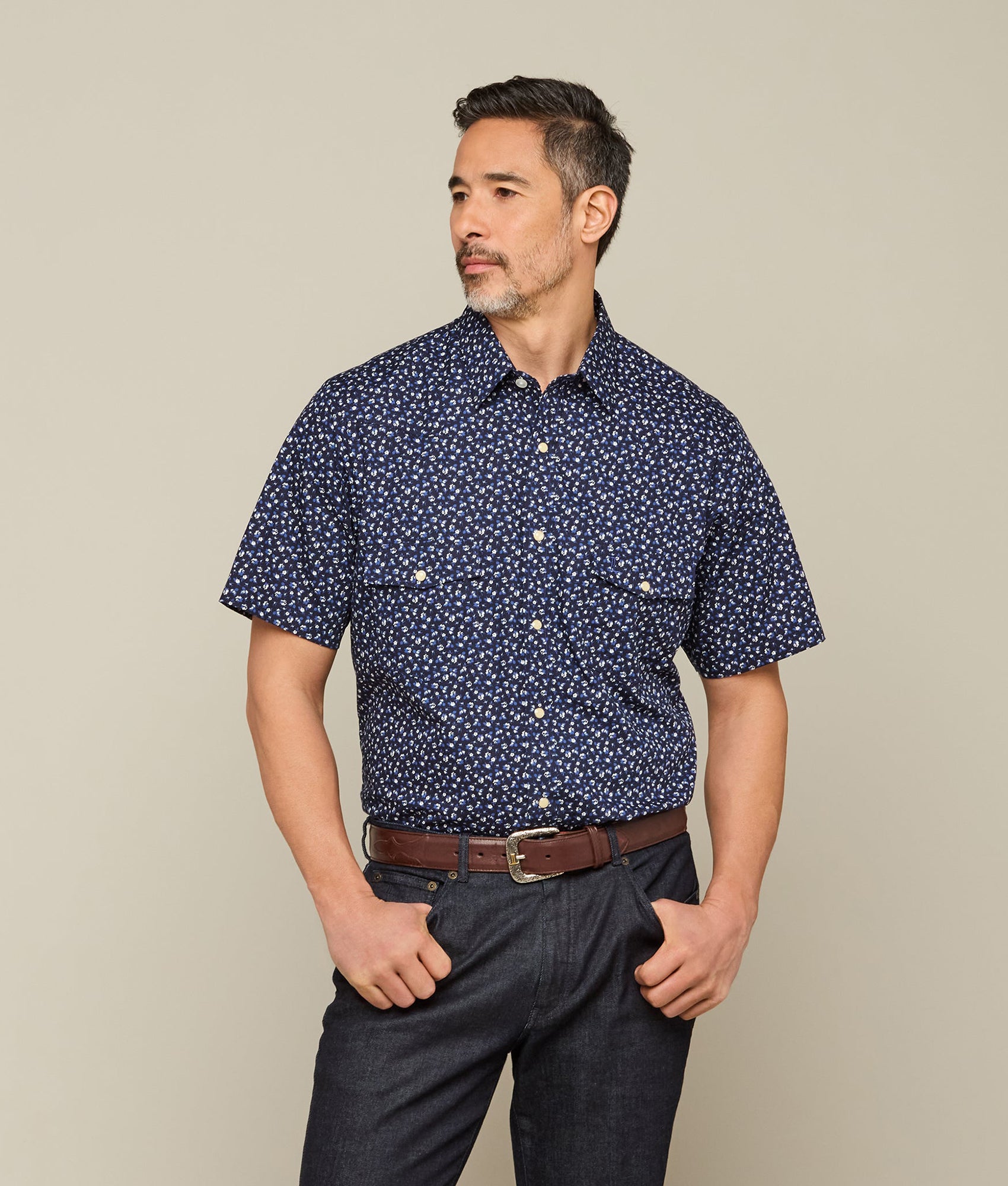 Austin Classic Fit :: Blue On Navy Floral Print